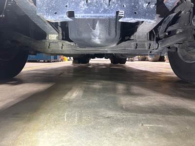 Detroit AF-13.3-3 Front Axle Assembly for a Freightliner Cascadia