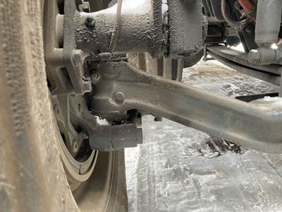Detroit AF-13.3-3 Front Axle Assembly for a Freightliner Cascadia