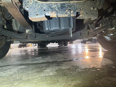 Detroit AF-13.3-3 Front Axle Assembly for a Freightliner 122SD