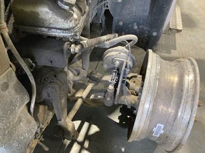 Detroit AF-13.3-3 Front Axle Assembly for a Freightliner 122SD