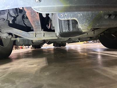 Detroit AF-13.3-3 Front Axle Assembly for a Freightliner Cascadia