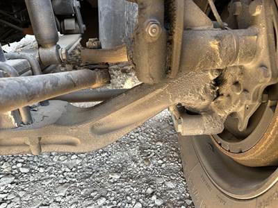 Detroit AF-13.3-3 Front Axle Assembly for a Western Star 5700