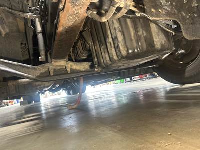 Detroit AF-13.3-3 Front Axle Assembly for a Freightliner Cascadia