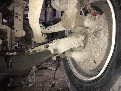 Detroit AF-14.7-3 Front Axle Assembly for a Freightliner M2 106
