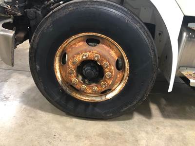 Detroit AF-20.0-5 Front Axle Assembly for a Sterling Acterra