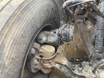 Eaton 971426 Front Axle Assembly for a Peterbilt 587