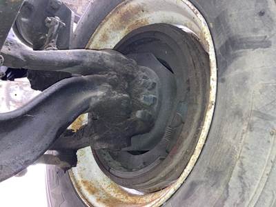 Eaton 971426 Front Axle Assembly for a Peterbilt 386