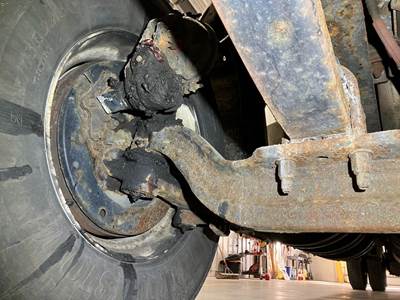 Eaton 971426 Front Axle Assembly for a Kenworth T370