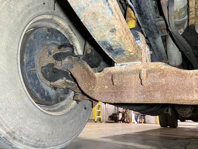 Eaton 971426 Front Axle Assembly for a Kenworth T370