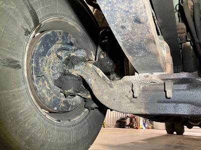 Eaton 971426 Front Axle Assembly for a Kenworth T370