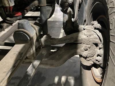 Eaton 971426 Front Axle Assembly for a Kenworth T440