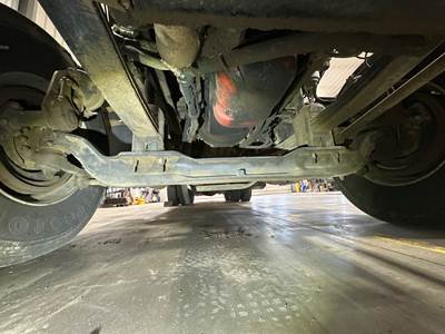 Eaton 971426 Front Axle Assembly for a Kenworth T800