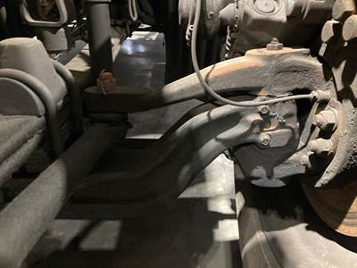 Eaton 971426 Front Axle Assembly for a Kenworth T660