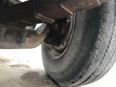 Eaton E-1000I Front Axle Assembly for a International 4700