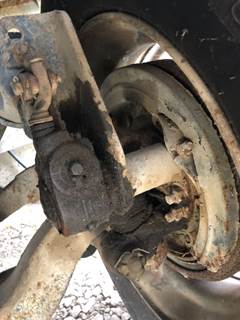 Eaton E-1200I Front Axle Assembly for a White WG