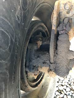 Eaton E-1200I Front Axle Assembly for a International 4300