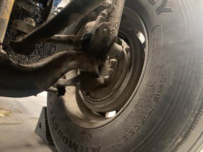 Eaton E-1200I Front Axle Assembly for a Kenworth T800