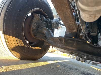 Eaton E-1200I Front Axle Assembly for a International Prostar