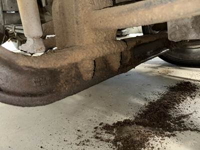 Eaton E-1200I Front Axle Assembly for a Freightliner FLD112