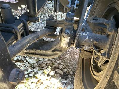 Eaton E-1200I Front Axle Assembly for a Freightliner Cascadia