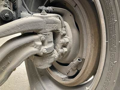 Eaton E-1200W Front Axle Assembly for a Kenworth T680