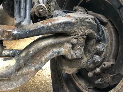 Eaton E-1202I Front Axle Assembly for a Kenworth T660