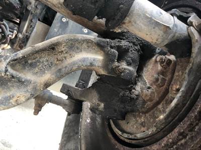 Eaton E-1202I Front Axle Assembly for a Peterbilt 387