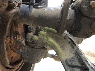 Eaton E-1202I Front Axle Assembly for a Peterbilt 387