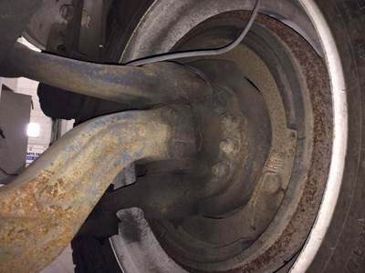 Eaton E-1202I Front Axle Assembly for a Peterbilt 367