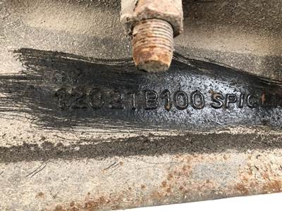 Eaton E-1202I Front Axle Assembly for a Peterbilt 387