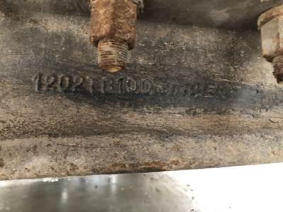 Eaton E-1202I Front Axle Assembly for a Peterbilt 387