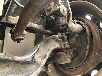 Eaton E-1202I Front Axle Assembly for a Peterbilt 387