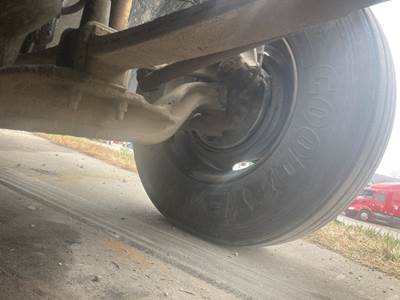 Eaton E-1202I Front Axle Assembly for a Freightliner Columbia 120