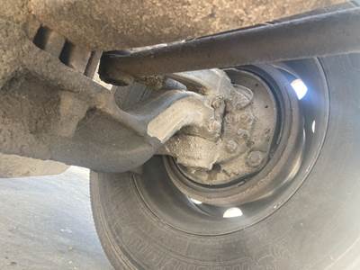 Eaton E-1202I Front Axle Assembly for a Peterbilt 386