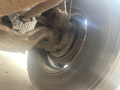 Eaton E-1202I Front Axle Assembly for a Volvo VNL