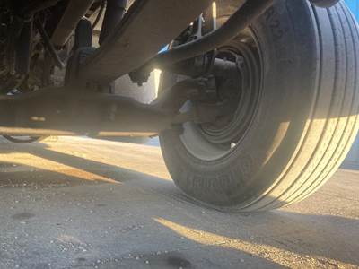 Eaton E-1202I Front Axle Assembly for a Peterbilt 387