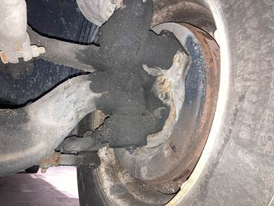 Eaton E-1202I Front Axle Assembly for a Volvo VNL