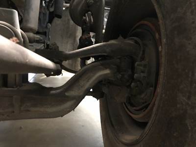 Eaton E-1202I Front Axle Assembly for a Kenworth T680