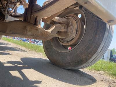 Eaton E-1202I Front Axle Assembly for a Peterbilt 365