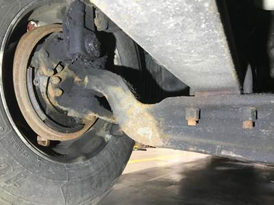 Eaton E-1202I Front Axle Assembly for a Volvo VNL