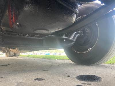 Eaton E-1202I Front Axle Assembly for a Peterbilt 579