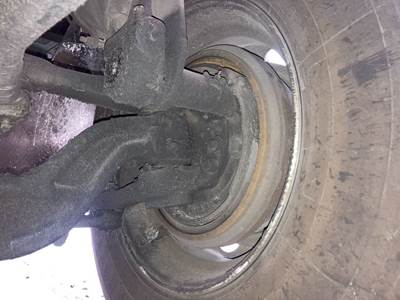 Eaton E-1202I Front Axle Assembly for a Peterbilt 387