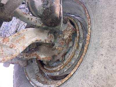 Eaton E-1202I Front Axle Assembly for a Mack CXN