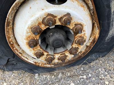 Eaton E-1202I Front Axle Assembly for a Freightliner Columbia 120