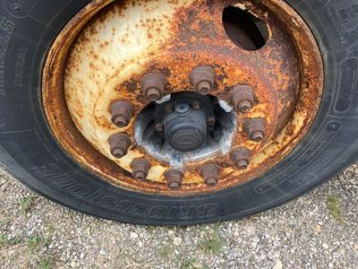 Eaton E-1202I Front Axle Assembly for a Freightliner FL112