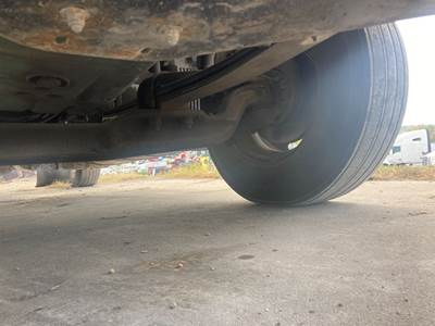 Eaton E-1202I Front Axle Assembly for a Volvo VNM