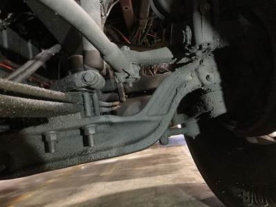 Eaton E-1202I Front Axle Assembly for a Volvo VNL