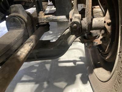 Eaton E-1202I Front Axle Assembly for a Kenworth T600