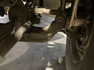 Eaton E-1202I Front Axle Assembly for a Kenworth T2000