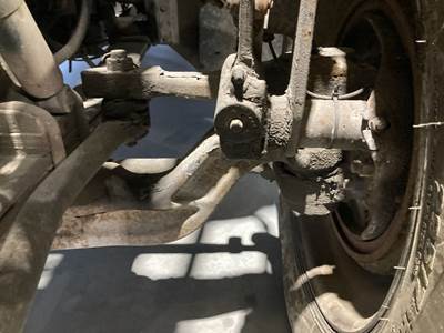 Eaton E-1202I Front Axle Assembly for a Peterbilt 387
